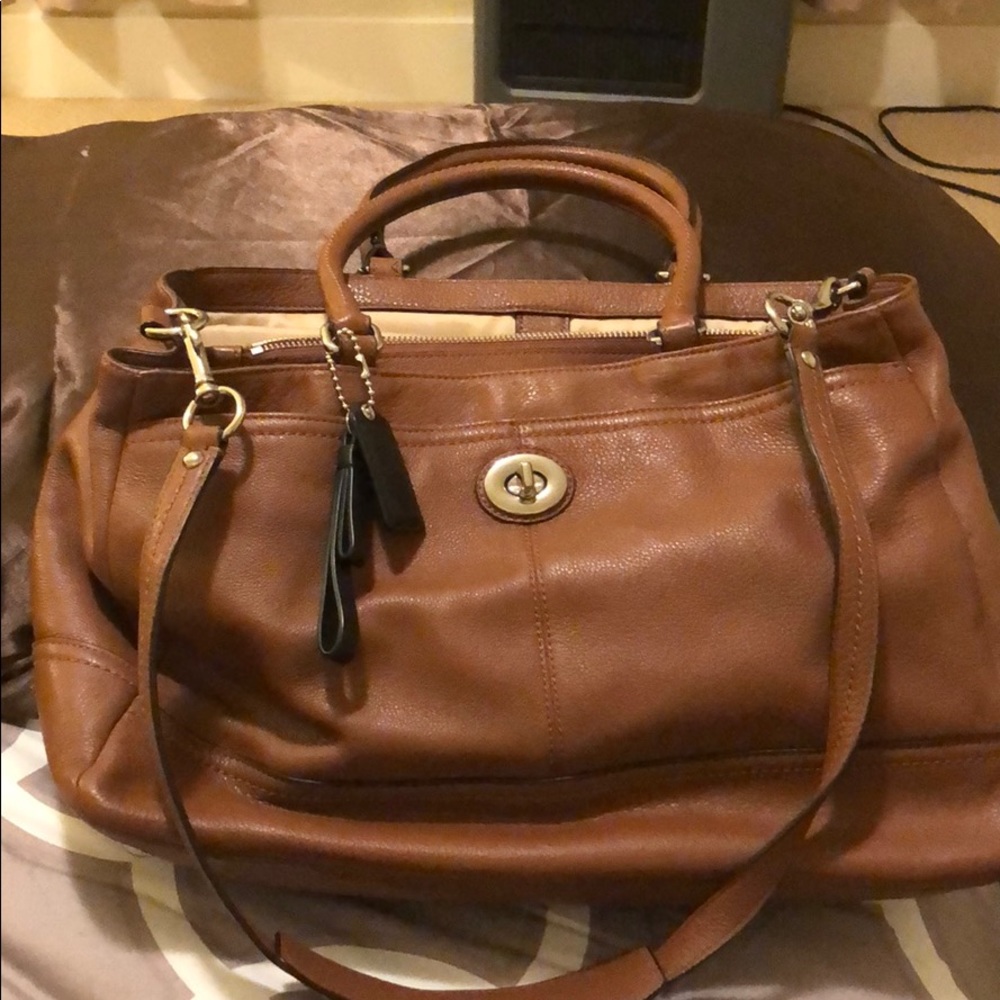 Coach pebbled leather work / purse.